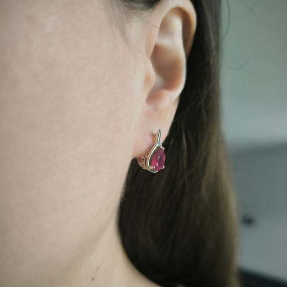 Серебряные серьги с рубином 3.31ct, фианитами