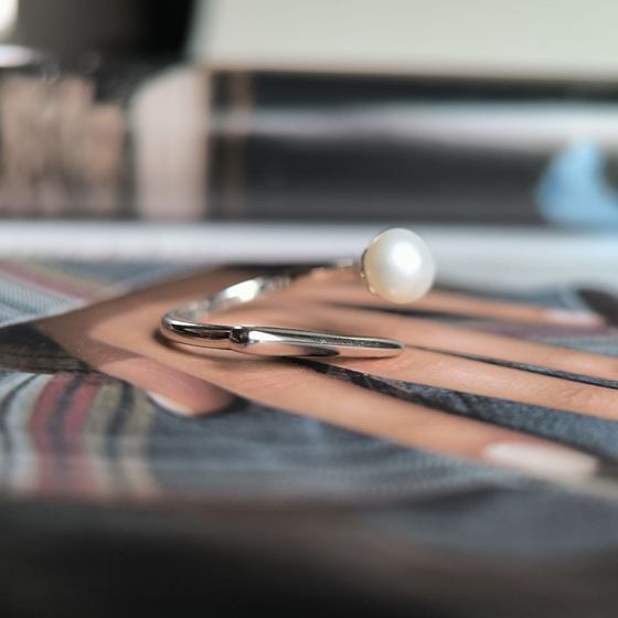 Серебряное кольцо с жемчугом