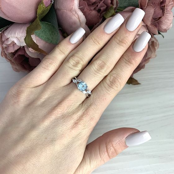 Серебряное кольцо с топазом 1.993ct