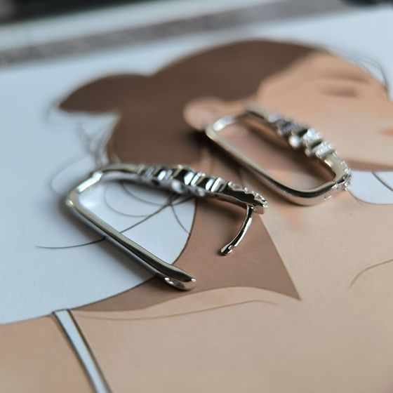 Серебряные серьги с фианитами