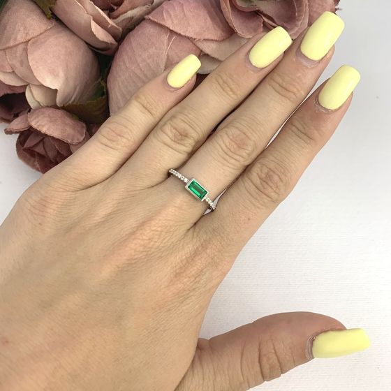 Серебряное кольцо с изумрудом nano 0.557ct