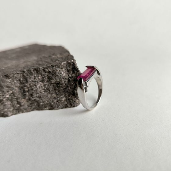 Серебряное кольцо с рубином 3.231ct