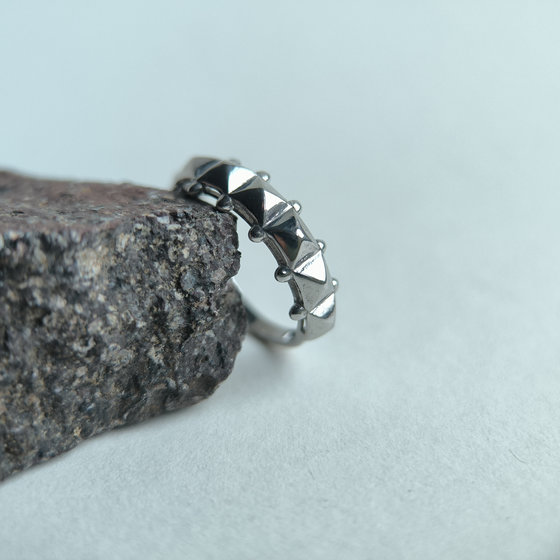 Серебряное кольцо без камней