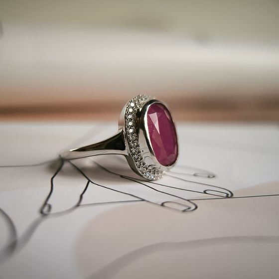 Серебряное кольцо с рубином 6.048ct