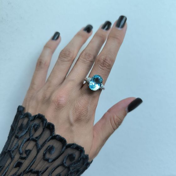 Серебряное кольцо с топазом 7.688ct