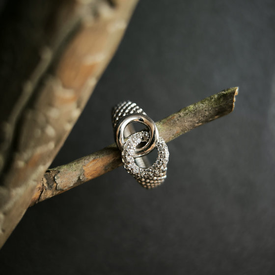 Серебряное кольцо с фианитами