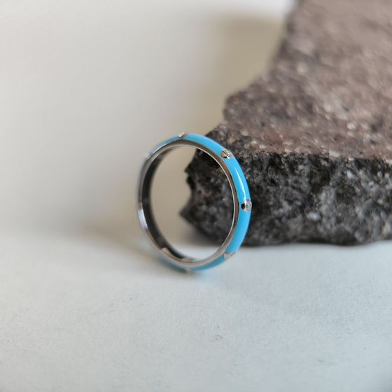 Серебряное кольцо с емаллю, фианитами