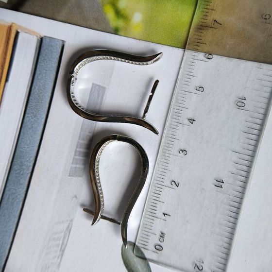 Серебряные серьги с фианитами