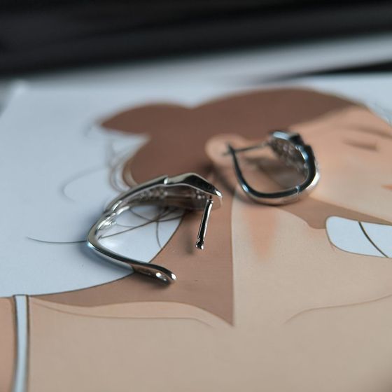 Серебряные серьги с фианитами