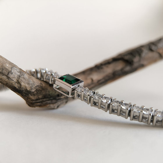 Серебряный браслет с изумрудом nano 9.533ct