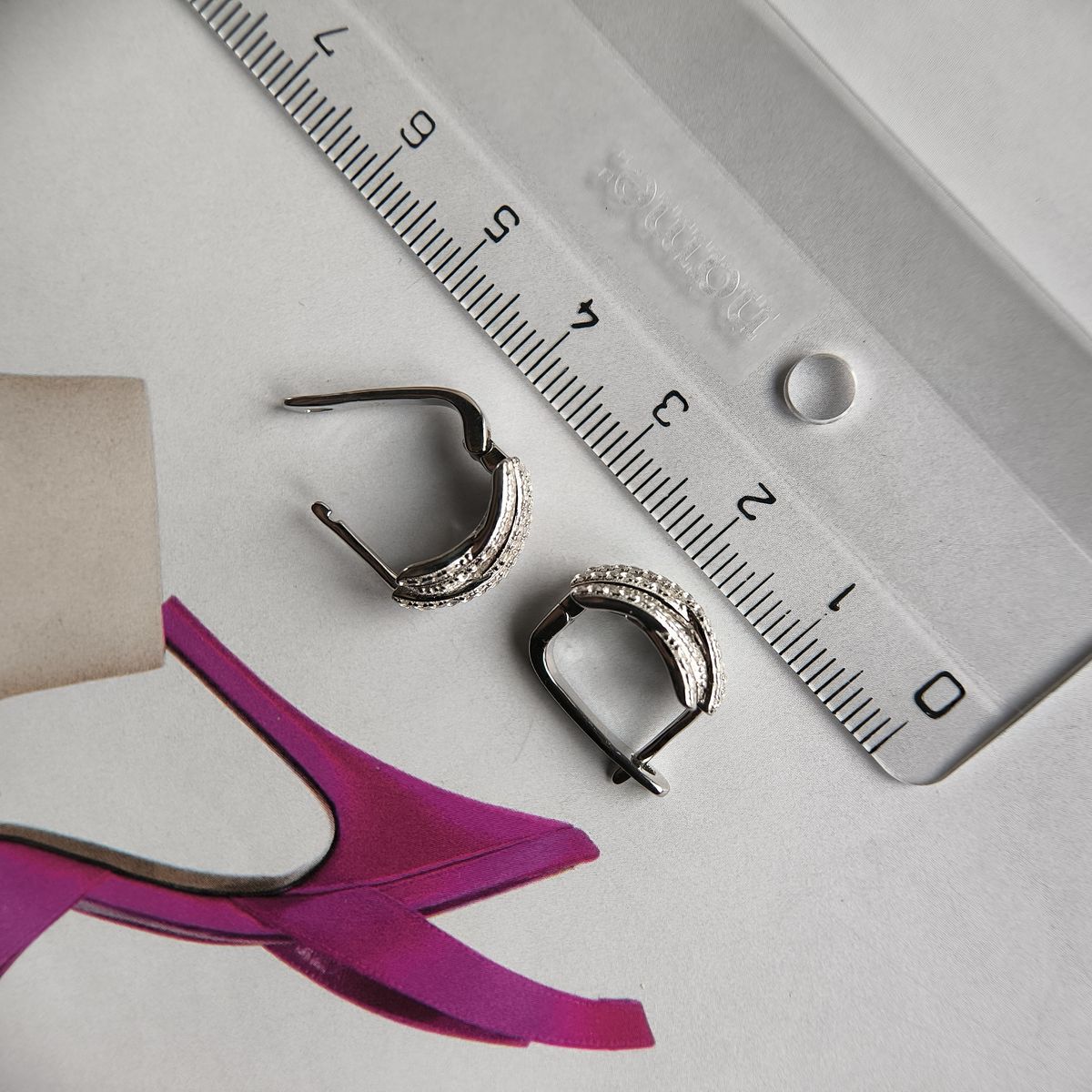 Серебряные серьги с фианитами