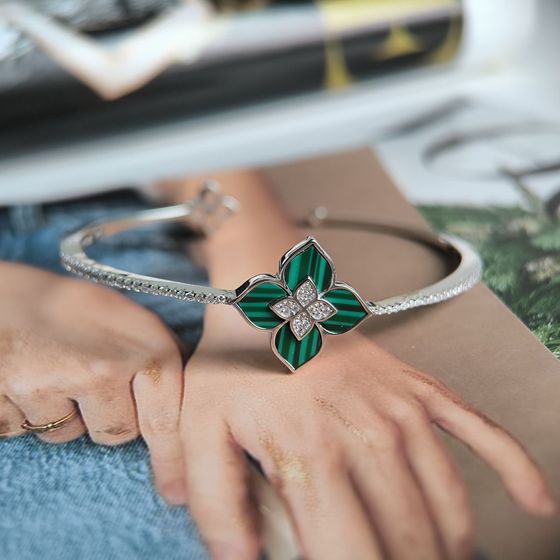 Серебряный браслет с малахитом, фианитами