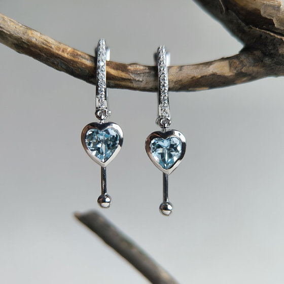 Серебряные серьги с топазом 2.15ct, фианитами