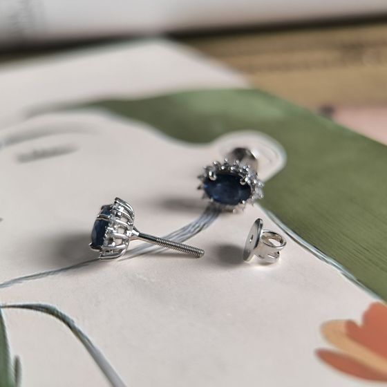 Серебряные серьги с сапфиром 2.237ct, фианитами