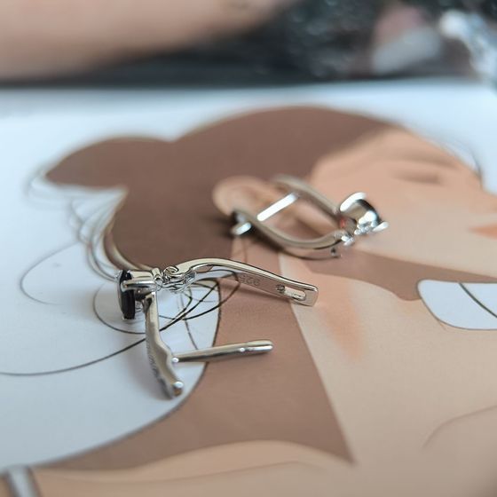 Серебряные серьги с гранатом 1.411ct