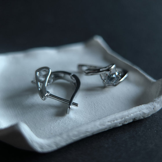 Серебряные серьги с фианитами