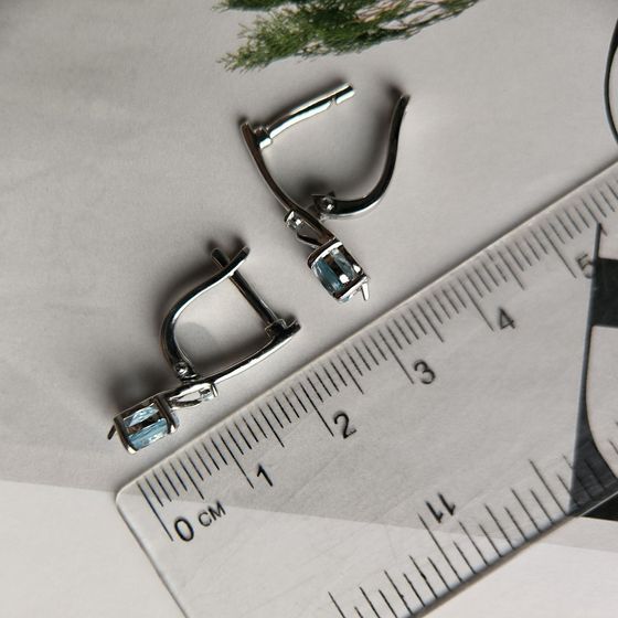 Серебряное кольцо с топазом 1.125ct