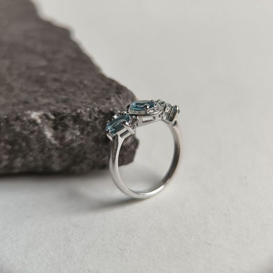 Серебряное кольцо с топазом Лондон Блю 1.007ct