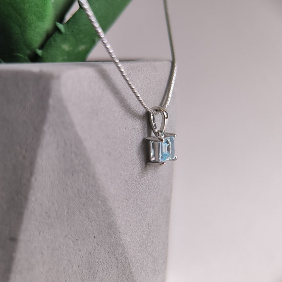 Серебряная подвеска с топазом 0.79ct
