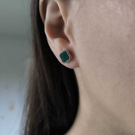 Серебряные серьги с малахитом