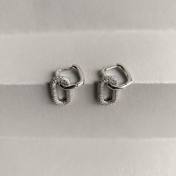 Серебряные серьги с фианитами