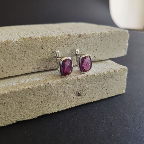 Серебряные серьги с александритом