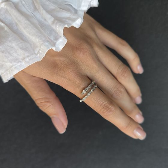 Серебряное кольцо с фианитами