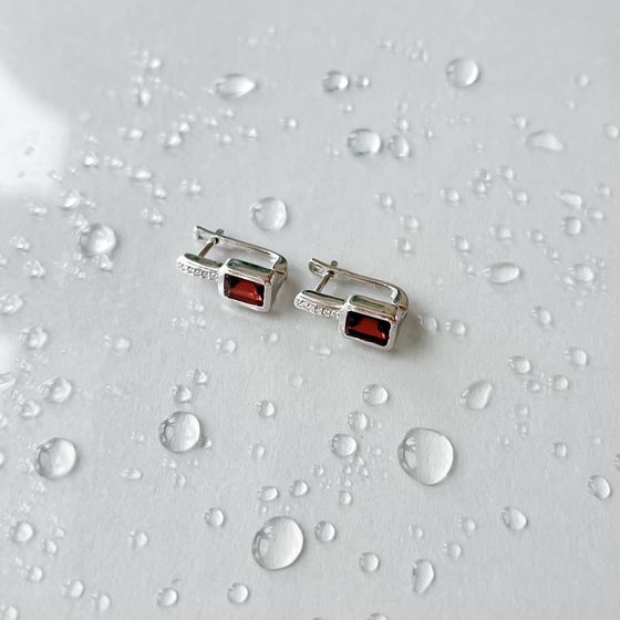 Серебряные серьги с гранатом 2.502ct