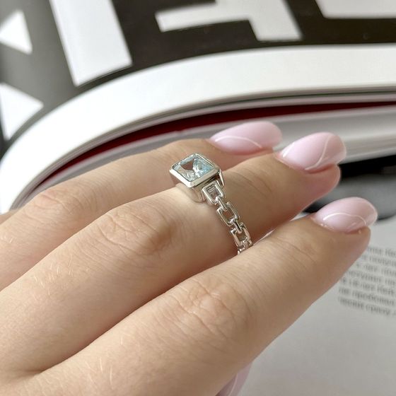 Серебряное кольцо с топазом 1.933ct