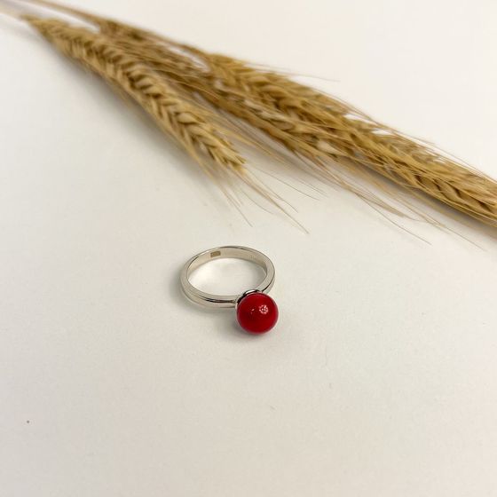 Серебряное кольцо с кораллом Серебряное кольцо с кораллом