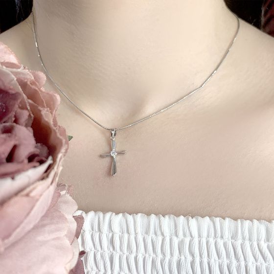 Серебряный крестик с фианитами