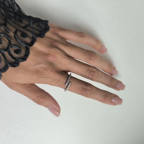 Серебряное кольцо с фианитами