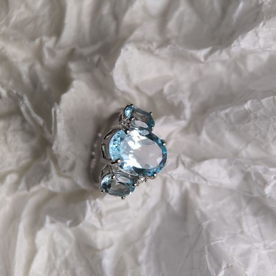 Серебряное кольцо с топазом 9.536ct