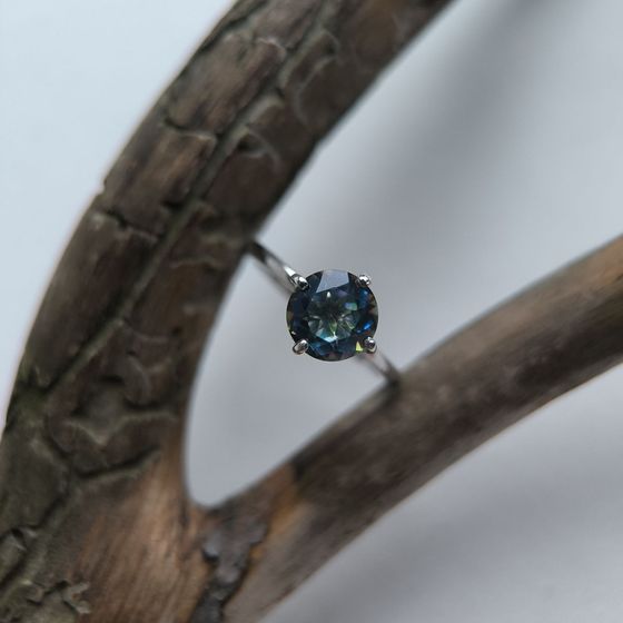 Серебряное кольцо с мистик топазом 1.95ct