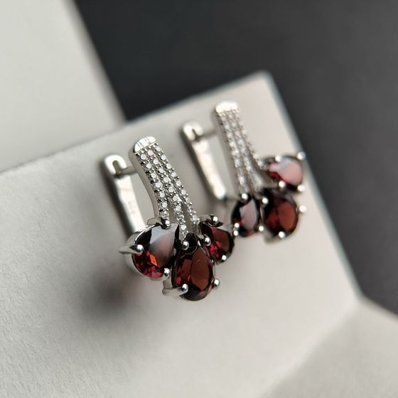 Серебряные серьги с гранатом 8.463ct