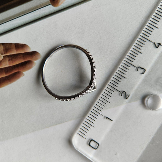 Серебряное кольцо с фианитами