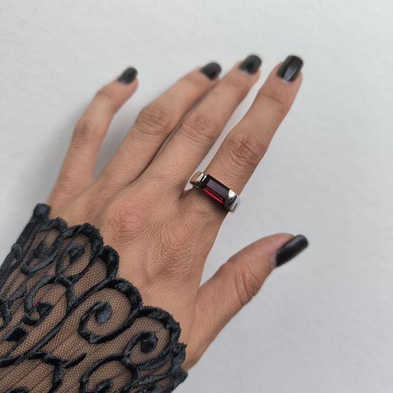 Серебряное кольцо с гранатом nano 2.14ct