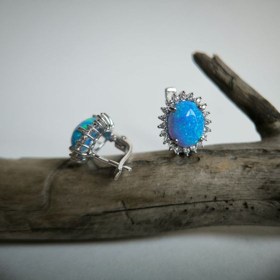 Серебряные серьги с опалом