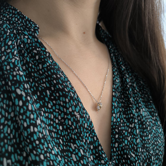 Серебряное колье с фианитами