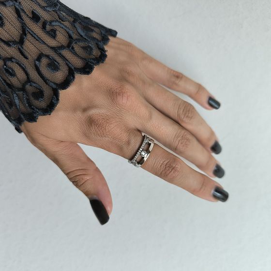 Серебряное кольцо с фианитами Серебряное кольцо с фианитами