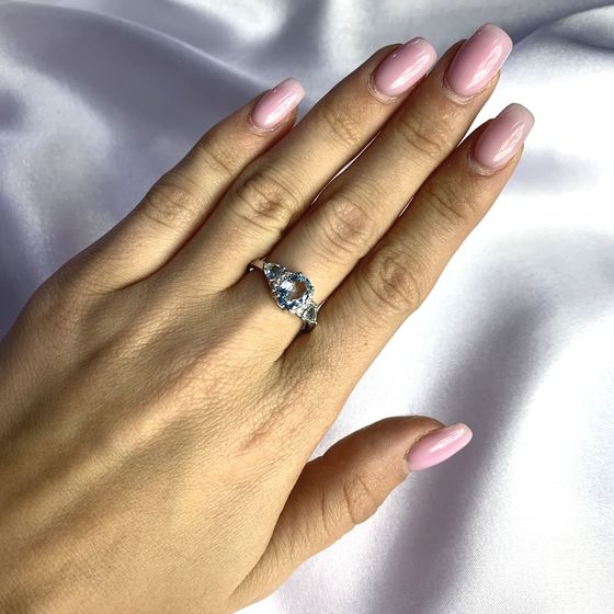Серебряное кольцо с топазом 2.194ct