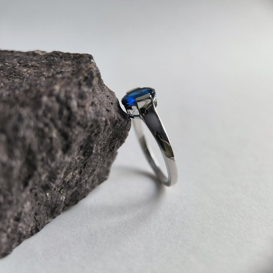 Серебряное кольцо с сапфиром nano 0.907ct