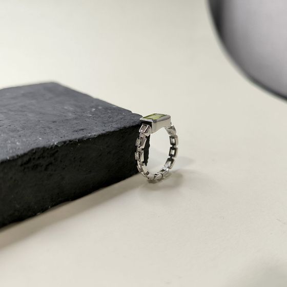 Серебряное кольцо с хризолітом 1.633ct