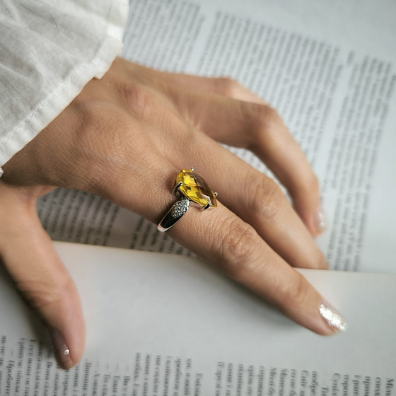 Серебряное кольцо с цитрином nano 4.572ct