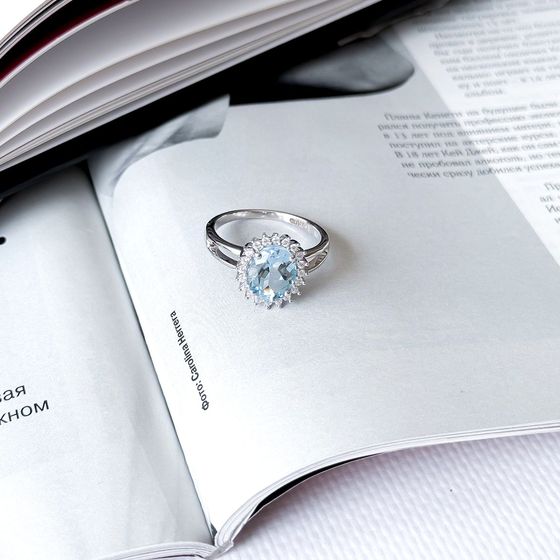 Серебряное кольцо с топазом 3.265ct, фианитами