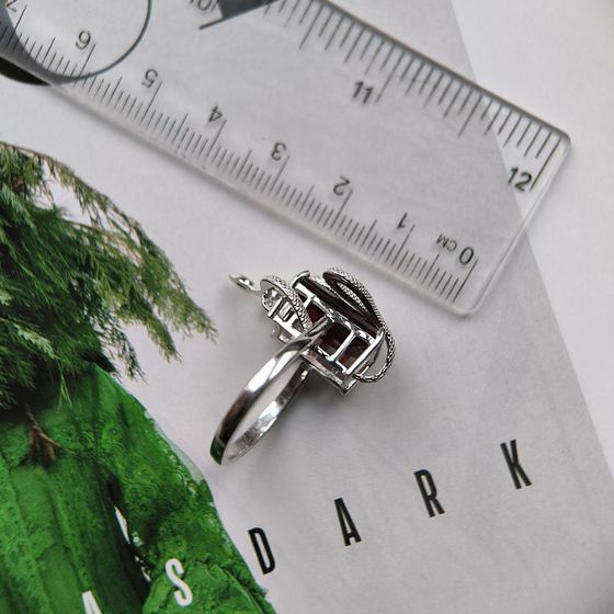 Серебряное кольцо с гранатом 5.425ct