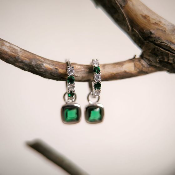 Серебряные серьги с фианитами