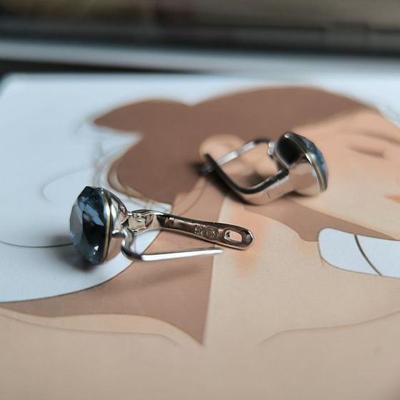 Серебряные серьги с фианитами