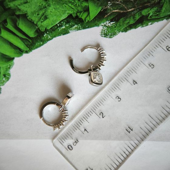 Серебряные серьги с фианитами