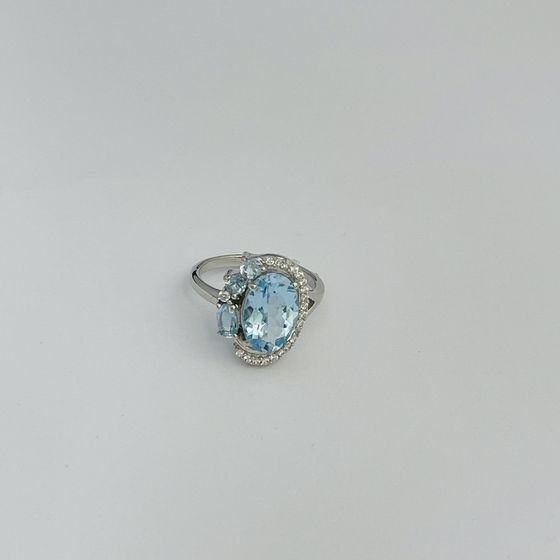 Серебряное кольцо с топазом 4.56ct